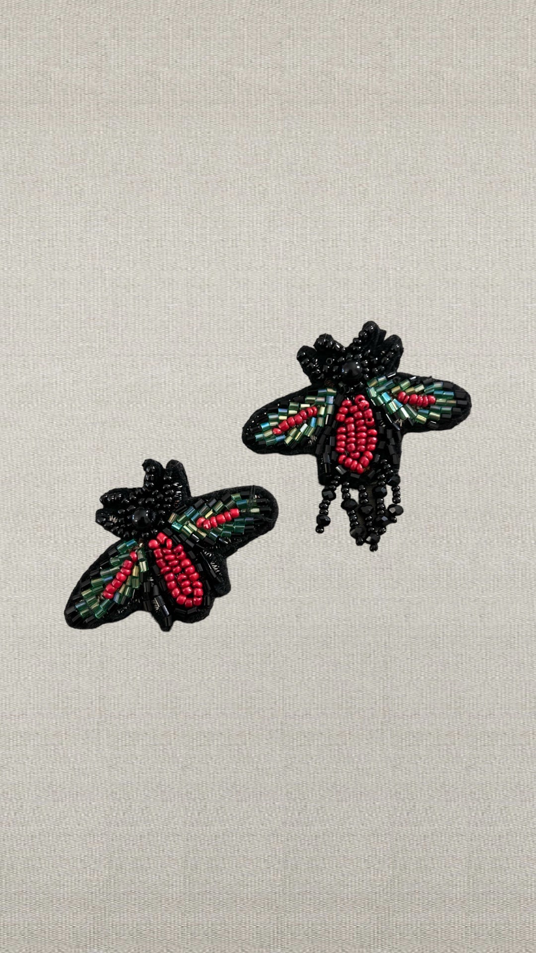 Bee pin Red x Green