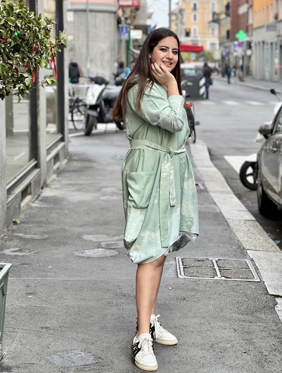 V Linen dress Green